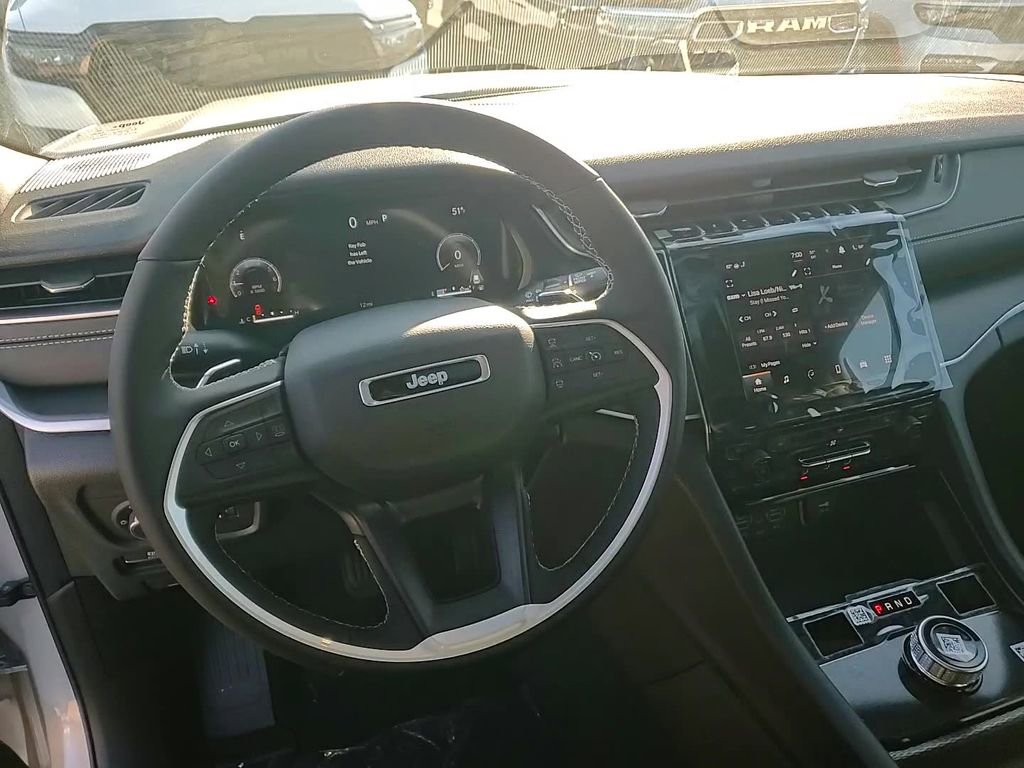 New 2025 Jeep Grand Cherokee L Altitude image 22