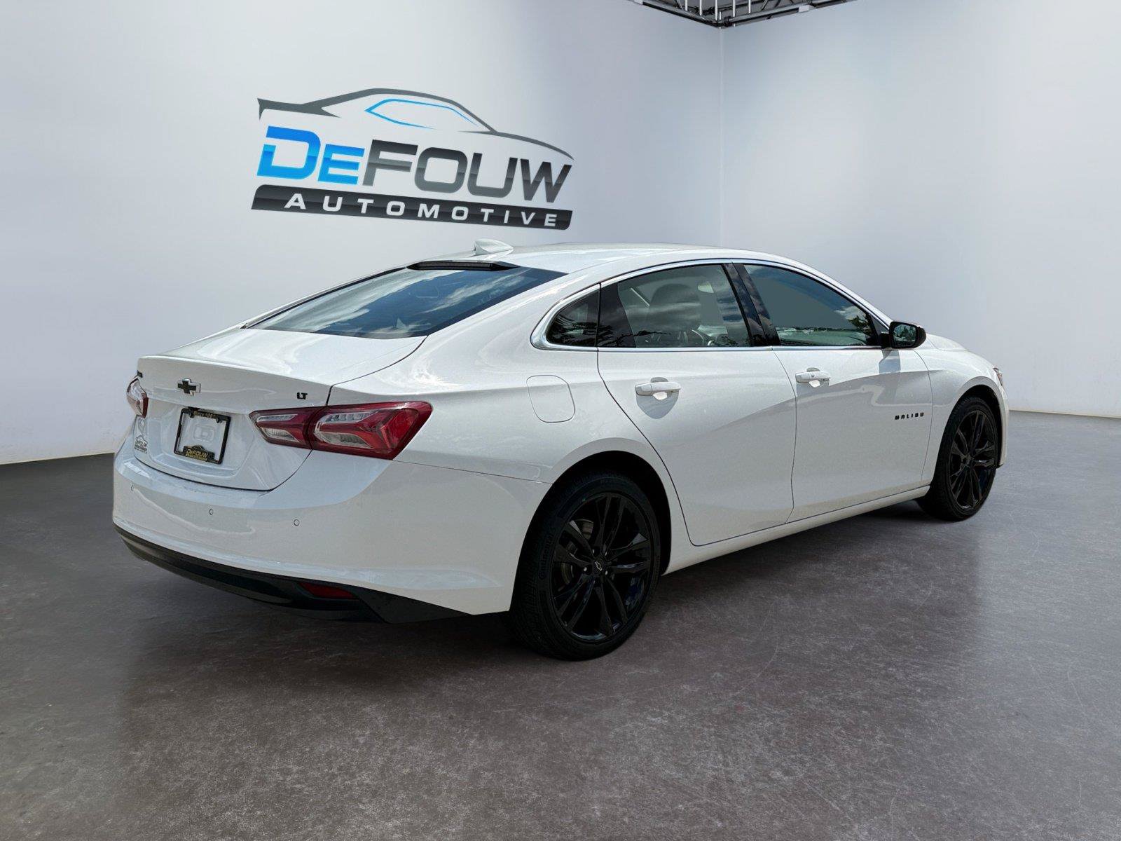 Used 2024 Chevrolet Malibu LT w/ Sport Edition FWD image 3