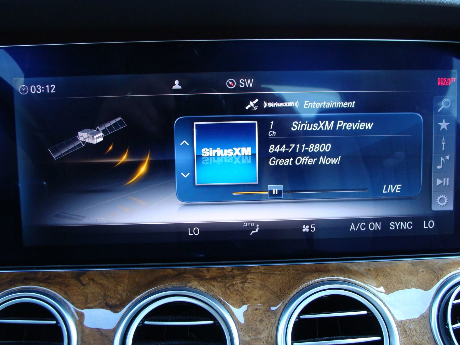 Used 2018 Mercedes-Benz E 300 4MATIC image 18