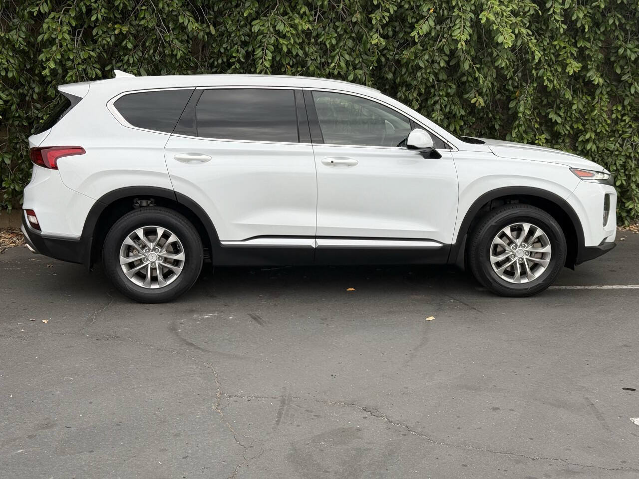 Used 2019 Hyundai Santa Fe SEL FWD image 7