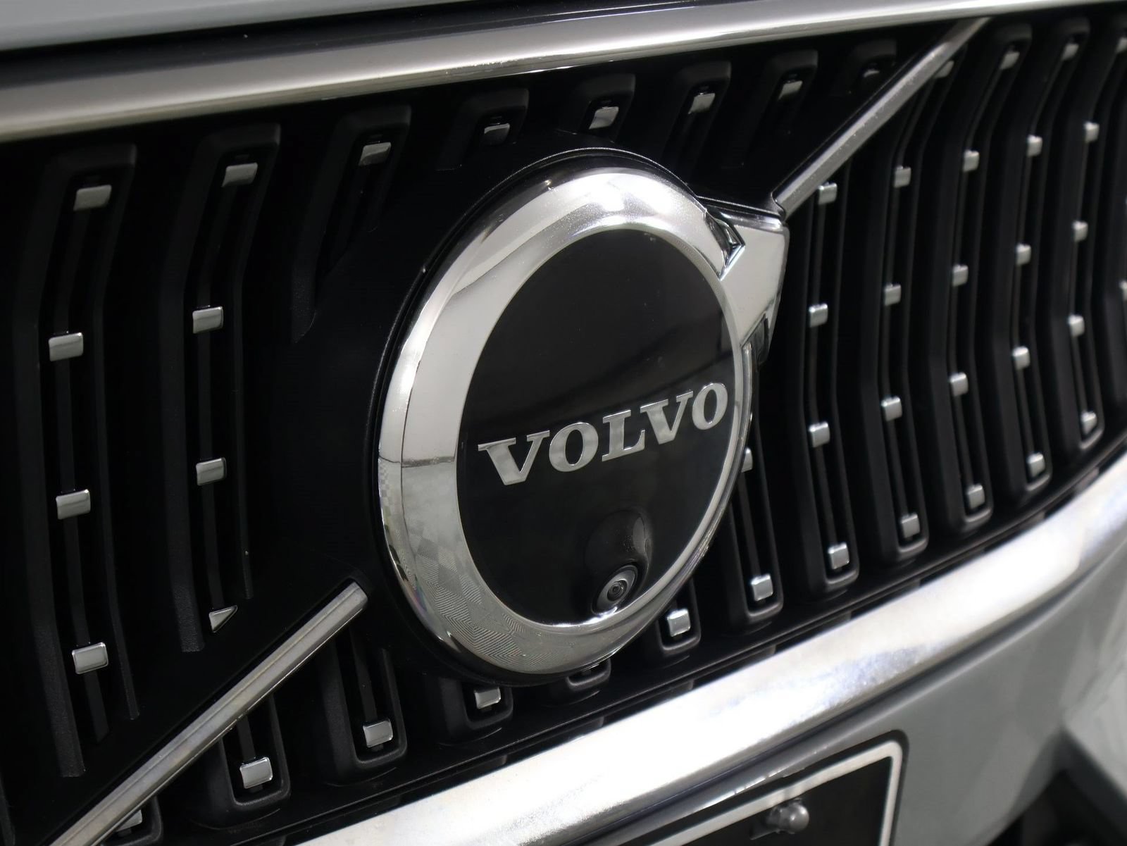 Certified 2025 Volvo V60 B5 Cross Country Plus AWD/4WD image 27