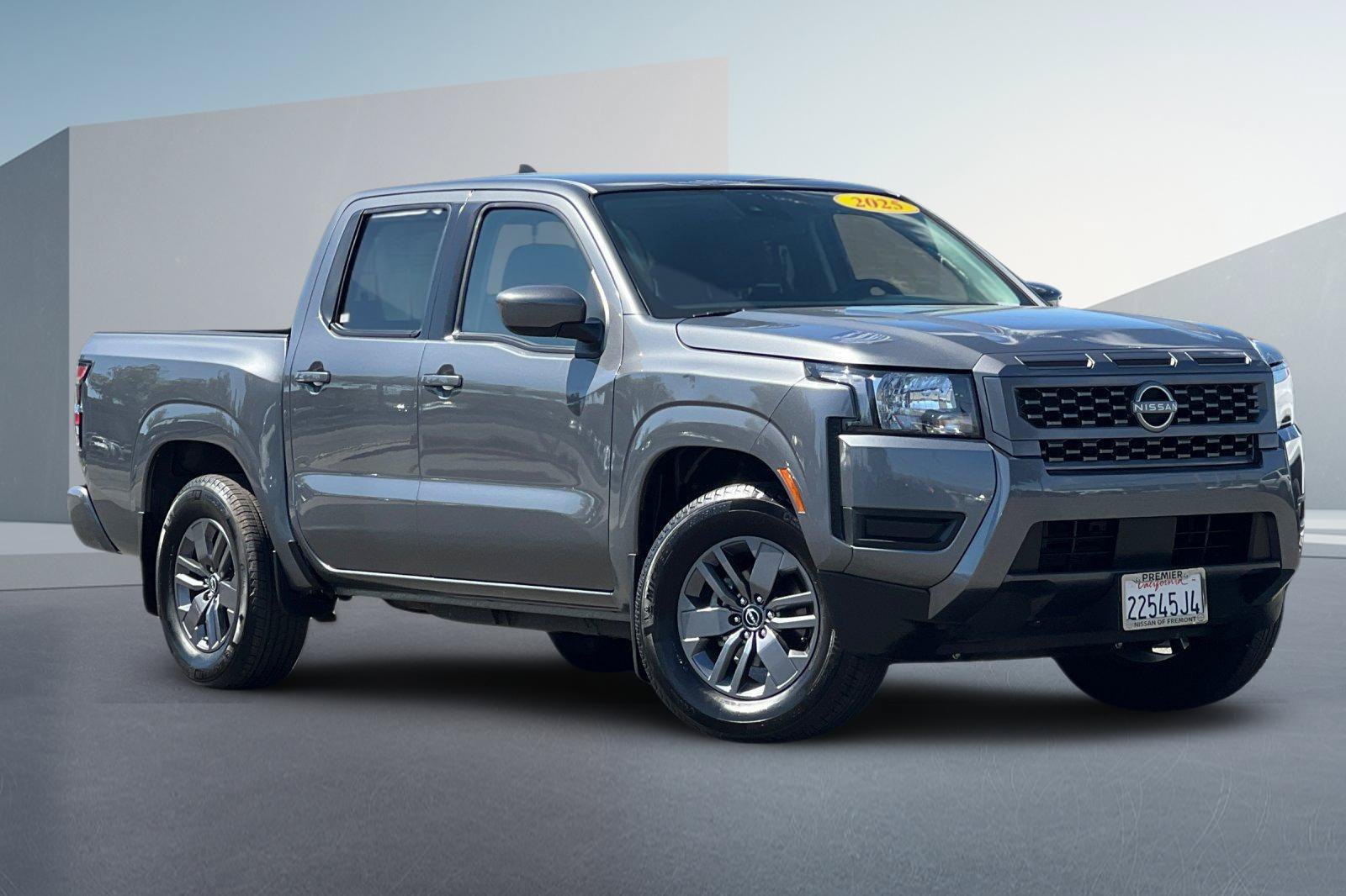 Certified 2025 Nissan Frontier SV w/ Tow Package RWD image 2