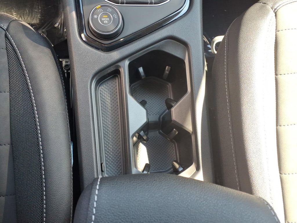 New 2026 Volkswagen Taos SE AWD/4WD image 14