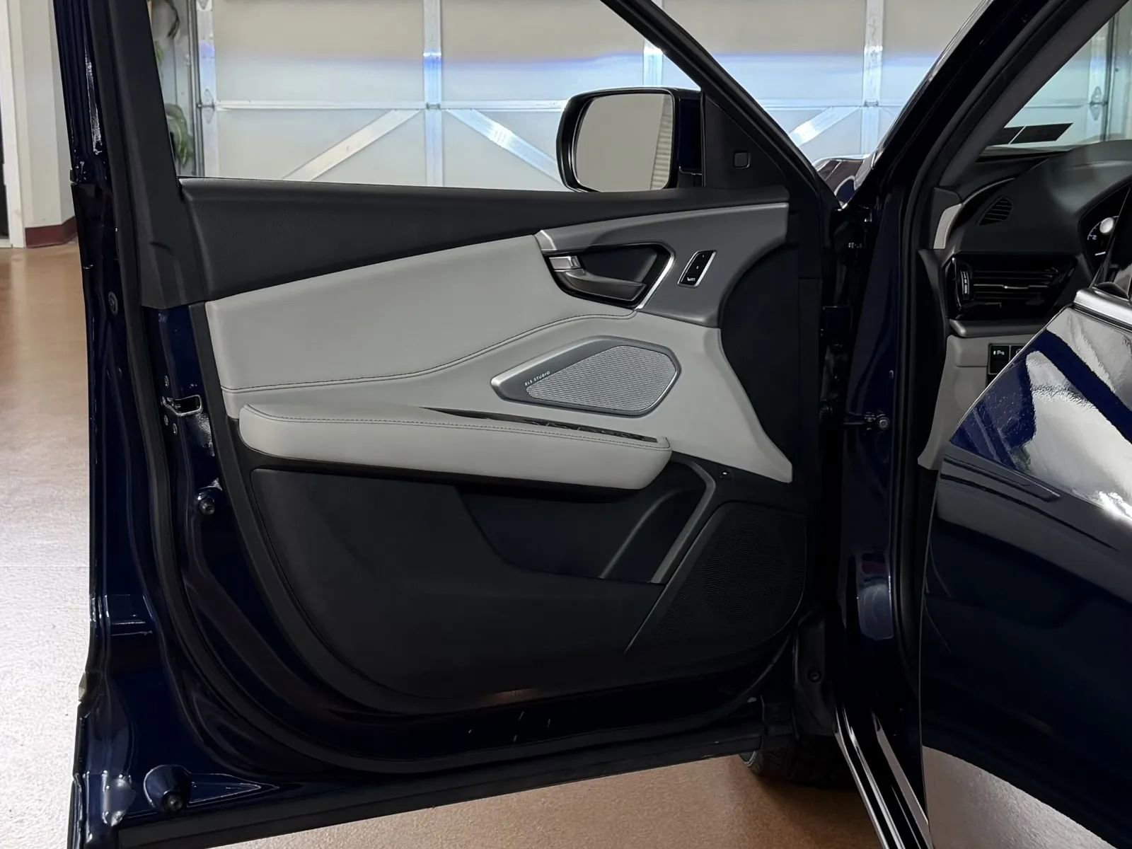 Used 2024 Acura RDX SH-AWD w/ Technology Package image 15