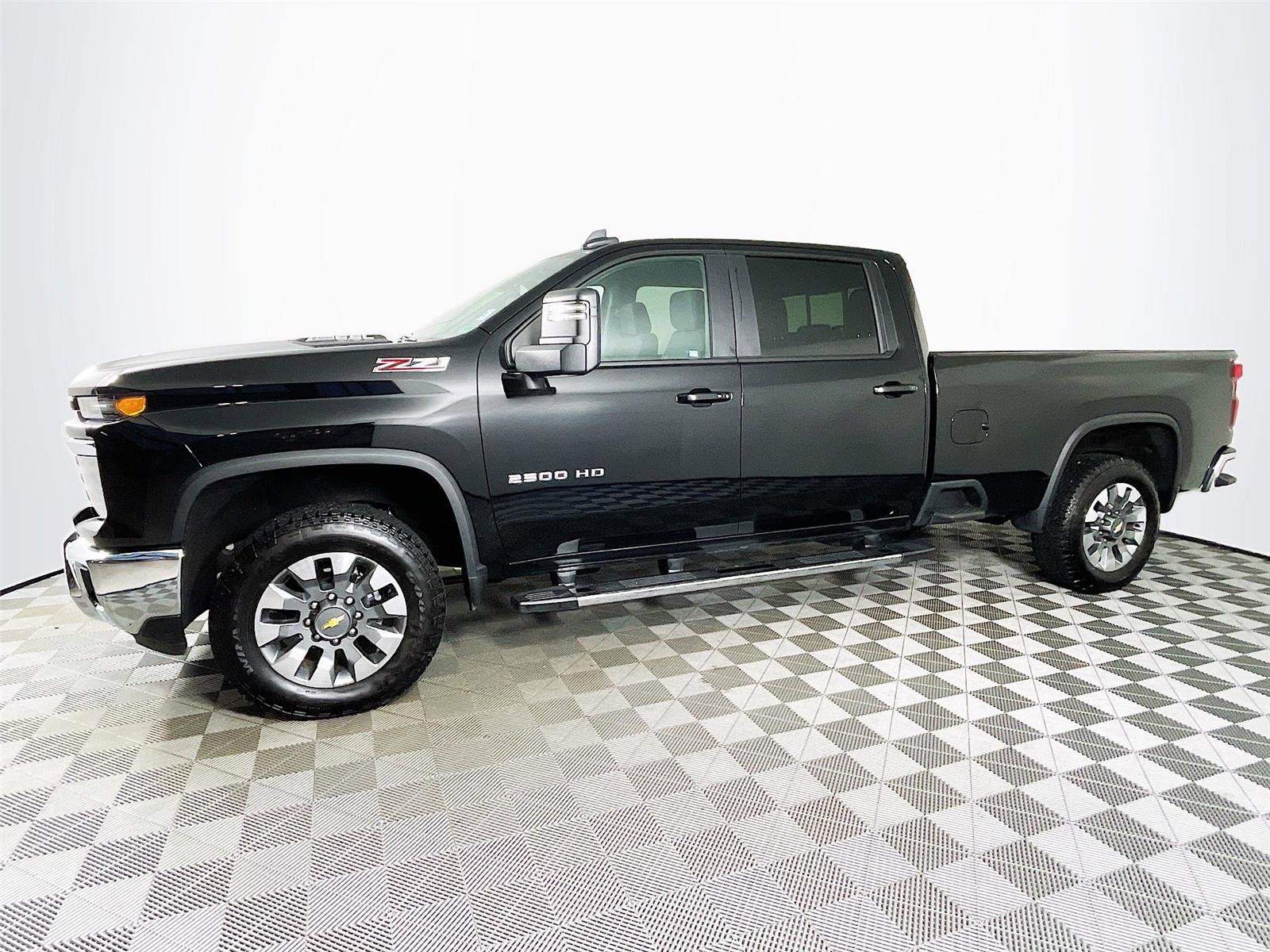 Used 2025 Chevrolet Silverado 2500 LT w/ Safety Package image 4