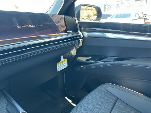 New 2026 Cadillac Escalade Platinum Sport w/ LPO, ONYX Package AWD/4WD image 5