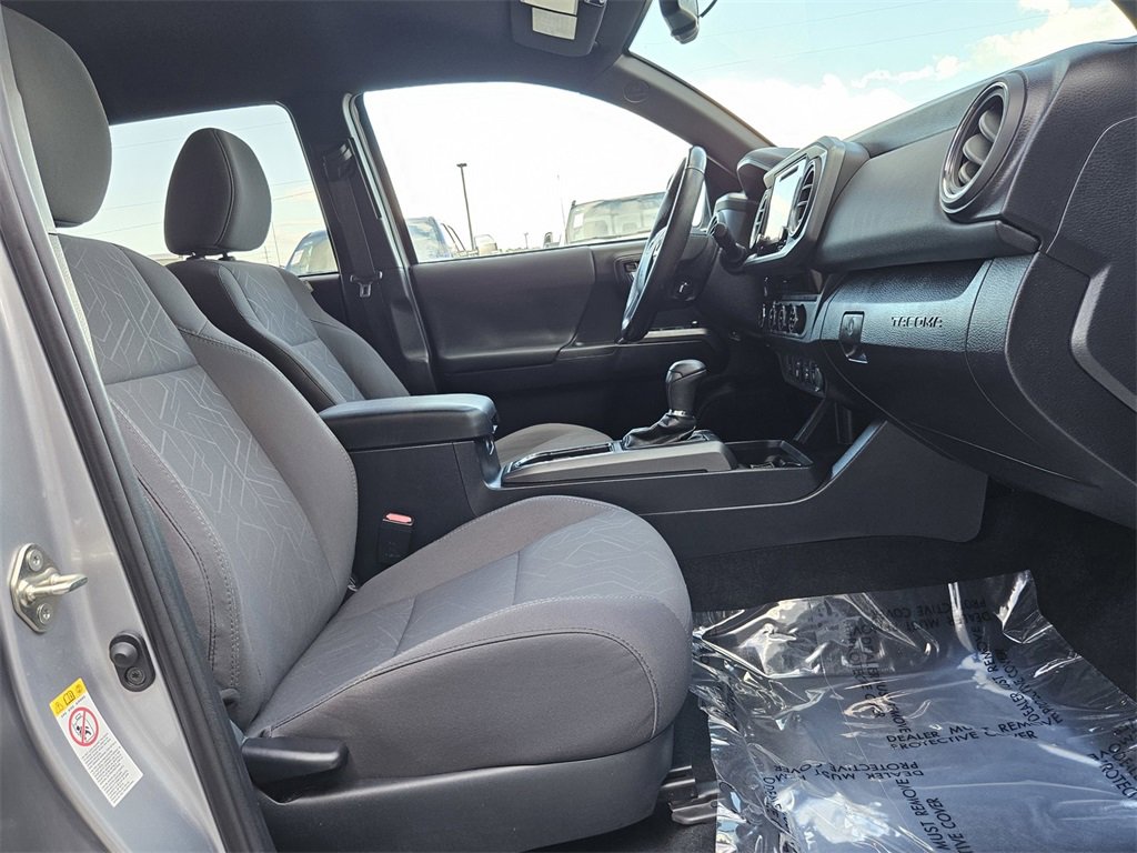 Used 2018 Toyota Tacoma TRD Sport image 31
