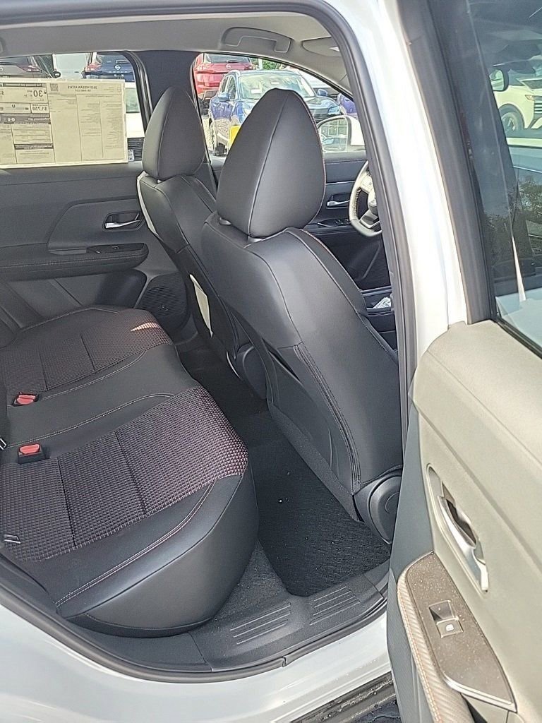 Used 2025 Nissan Kicks SR FWD image 17
