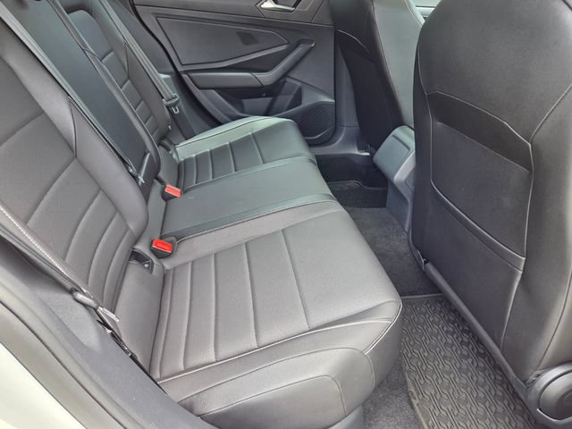 Used 2023 Volkswagen Jetta SE w/ Panoramic Sunroof Package FWD image 17