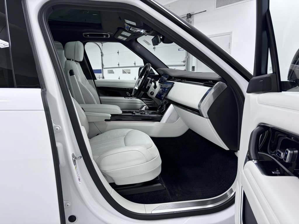 Used 2023 Land Rover Range Rover SE AWD/4WD image 17