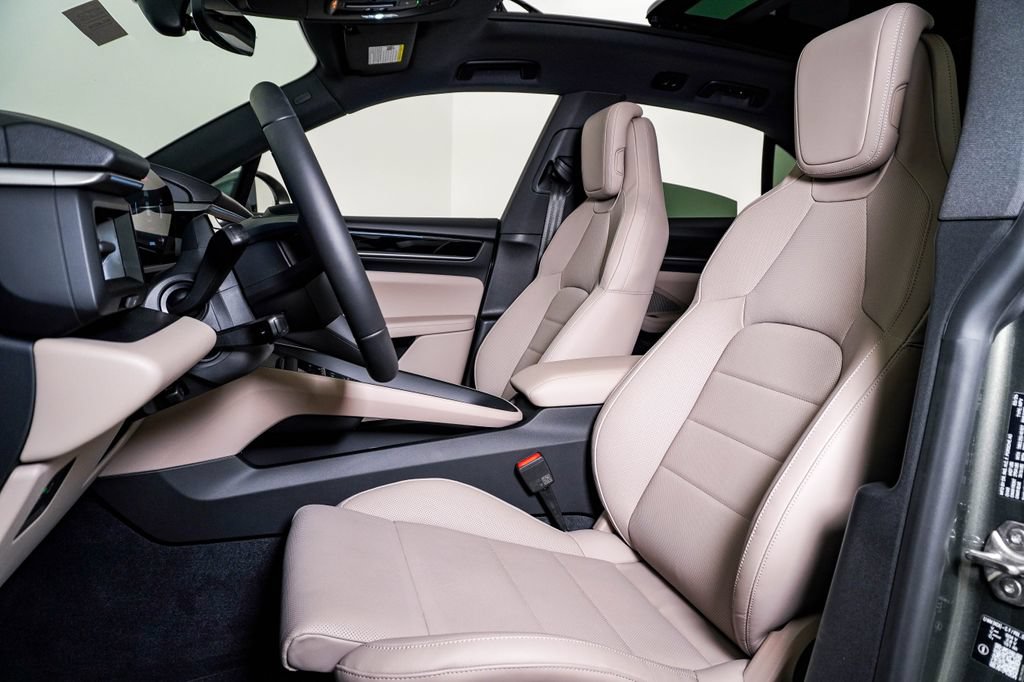 New 2026 Porsche Macan 4 Electric AWD/4WD image 5