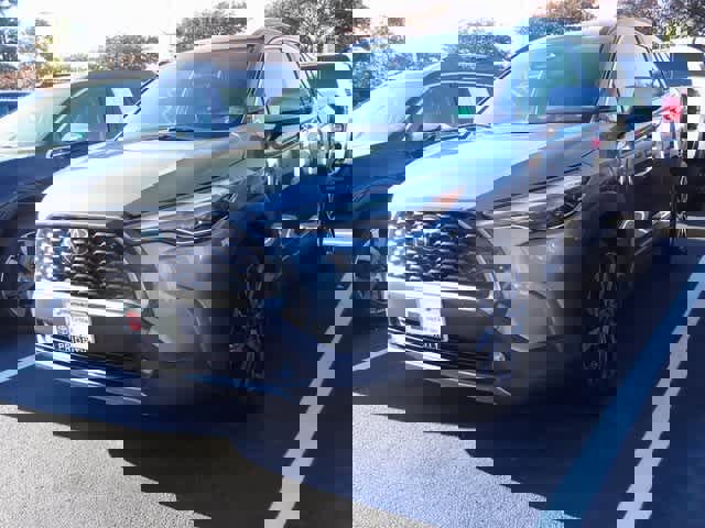 Used 2023 Toyota Corolla Cross XLE