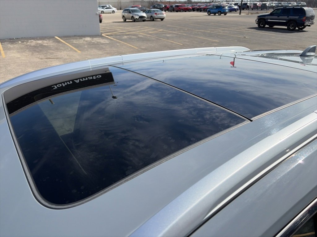 Used 2023 Nissan Rogue SL w/ SL Premium Package image 2