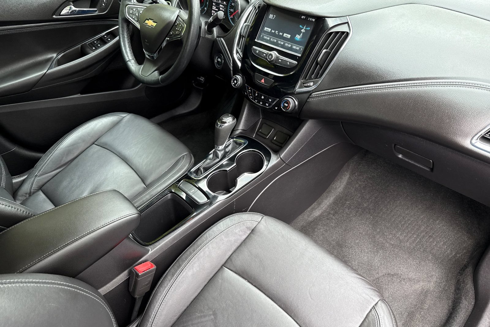 Used 2017 Chevrolet Cruze Premier FWD image 15