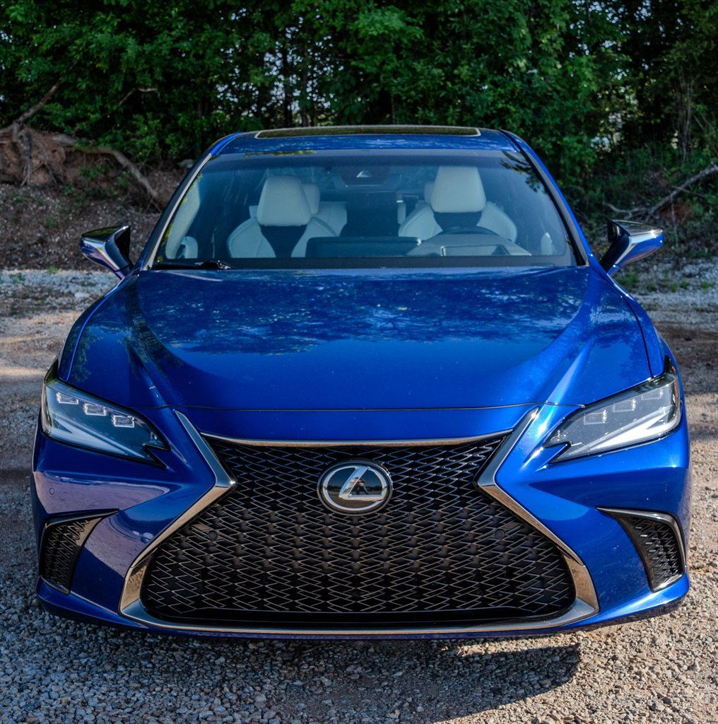 Used 2022 Lexus ES 350 F Sport w/ Accessory Package 2 FWD image 8