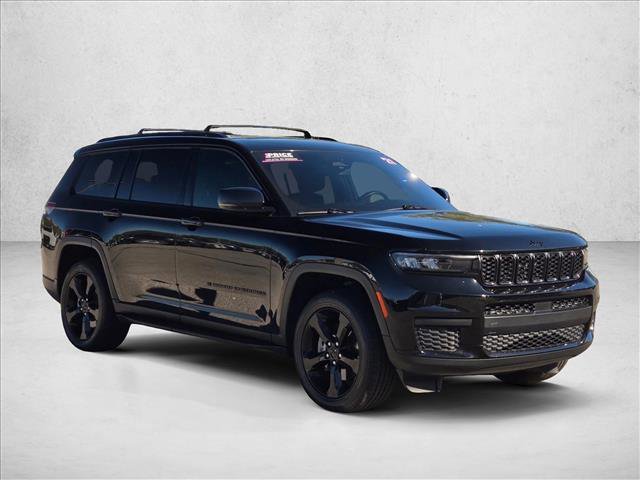 Used 2021 Jeep Grand Cherokee L Laredo image 3