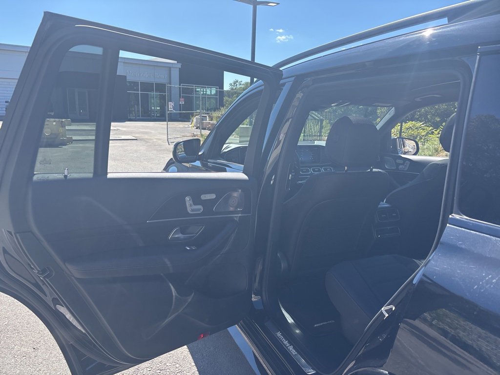 Used 2025 Mercedes-Benz GLS 450 4MATIC image 12