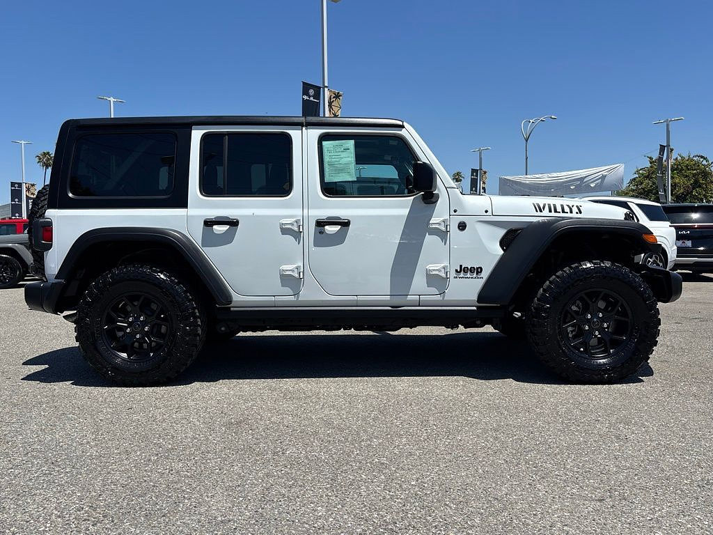 Used 2024 Jeep Wrangler Unlimited Sport AWD/4WD image 2