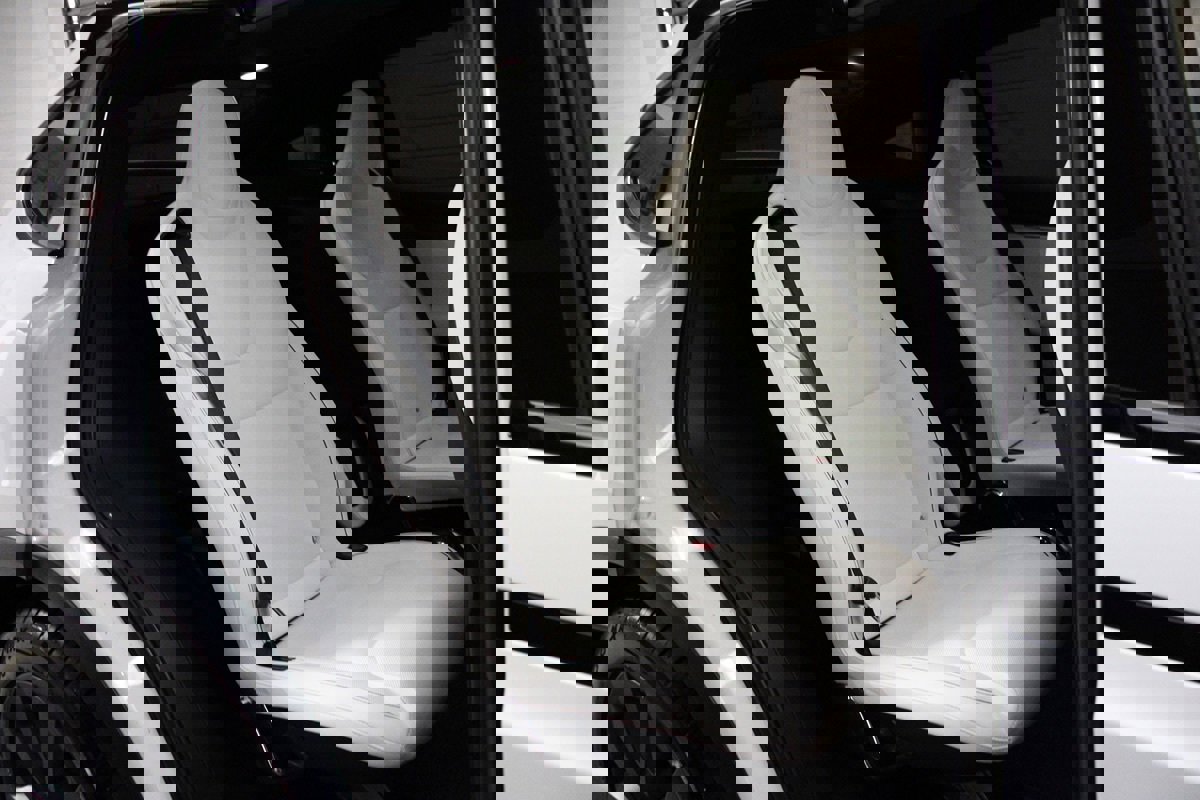 Used 2022 Tesla Model X Plaid image 11