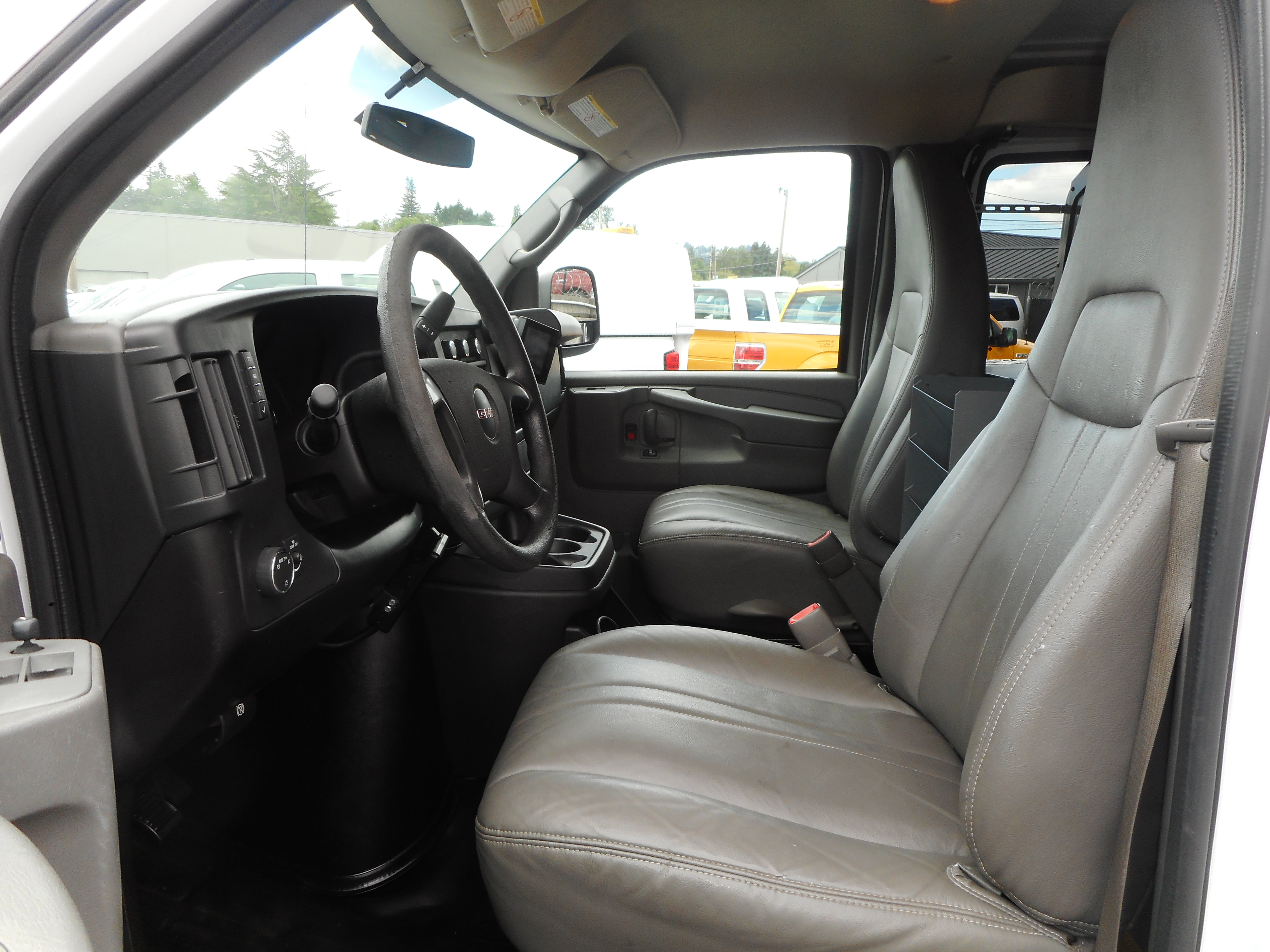 Used 2013 GMC Savana 3500 w/ Power Package RWD image 14