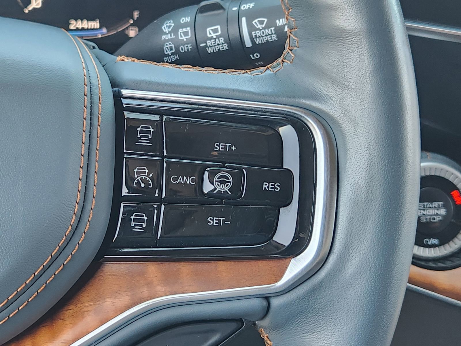 Used 2024 Jeep Grand Wagoneer Series III w/ Flexible Seating Group AWD/4WD image 32