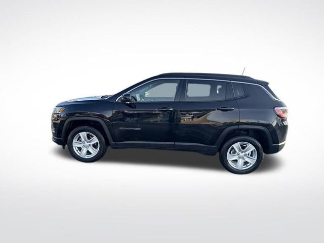 Used 2022 Jeep Compass Latitude w/ Sun and Sound Group image 2