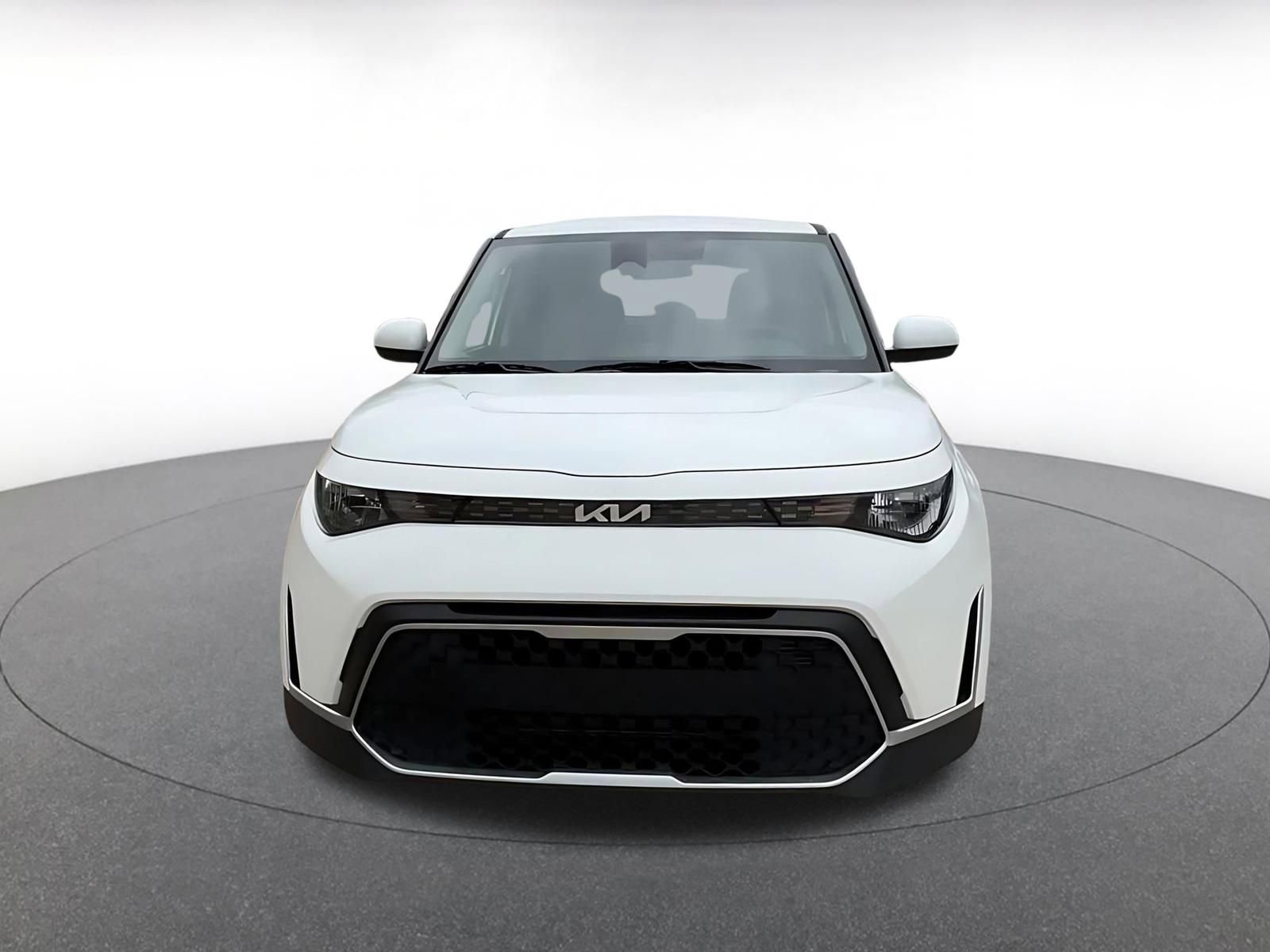 Used 2025 Kia Soul LX w/ LX Technology Package image 4