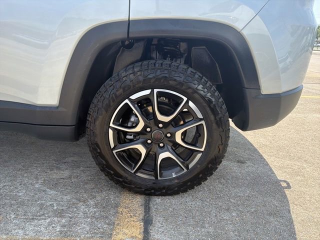 Used 2025 Jeep Compass Trailhawk image 35
