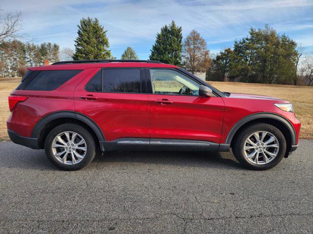 Used 2020 Ford Explorer XLT w/ Equipment Group 202A image 5