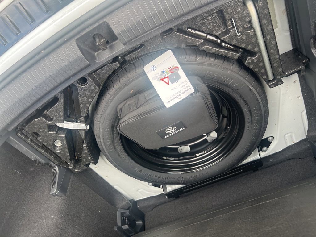 Used 2022 Volkswagen Tiguan SE R-Line AWD/4WD image 21