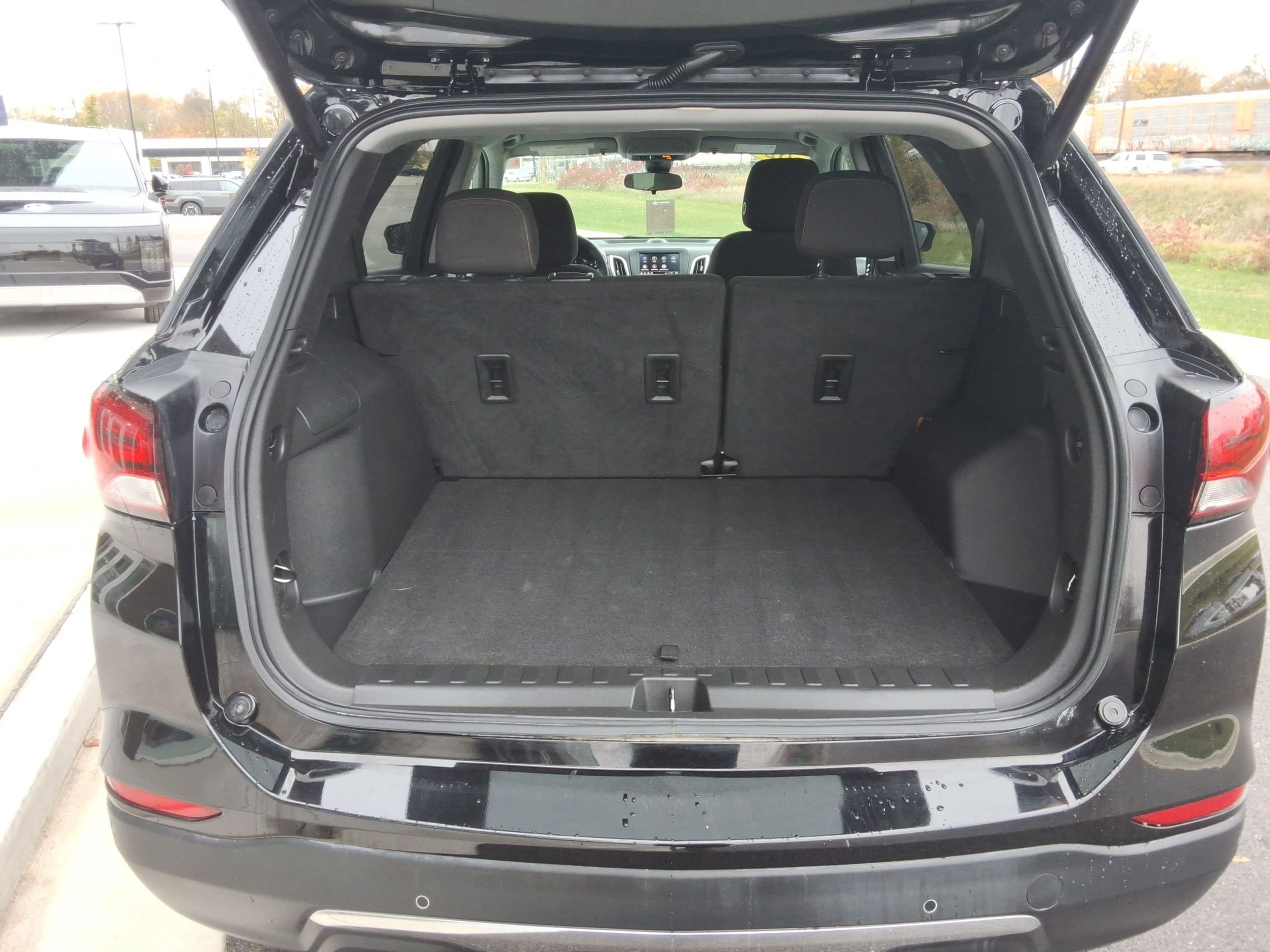 Used 2023 Chevrolet Equinox LT image 31