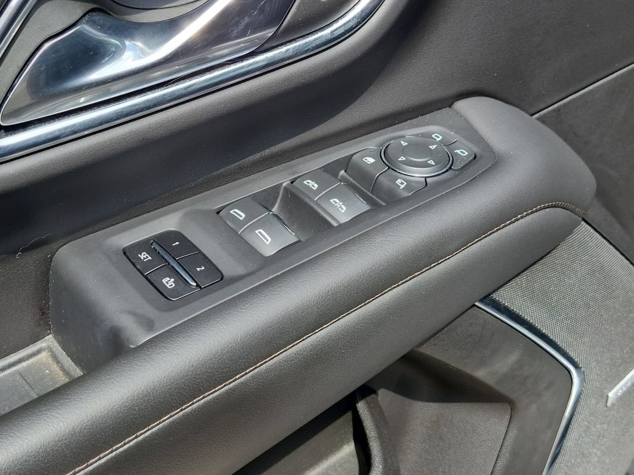 Certified 2023 Chevrolet Tahoe High Country w/ Advanced Technology Package AWD/4WD image 8