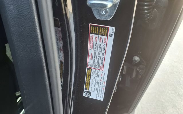 Used 2025 Nissan Pathfinder SV image 33