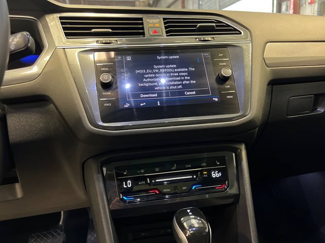 Certified 2023 Volkswagen Tiguan SE w/ Panoramic Sunroof Package FWD image 24