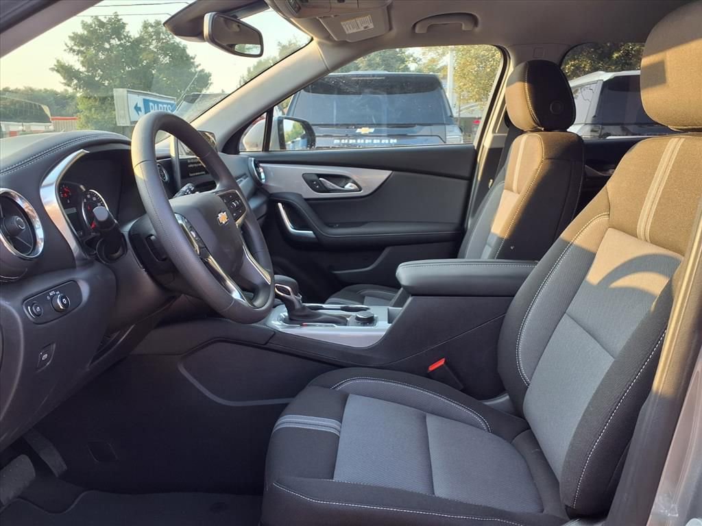 New 2025 Chevrolet Blazer LT w/ Convenience Package image 12