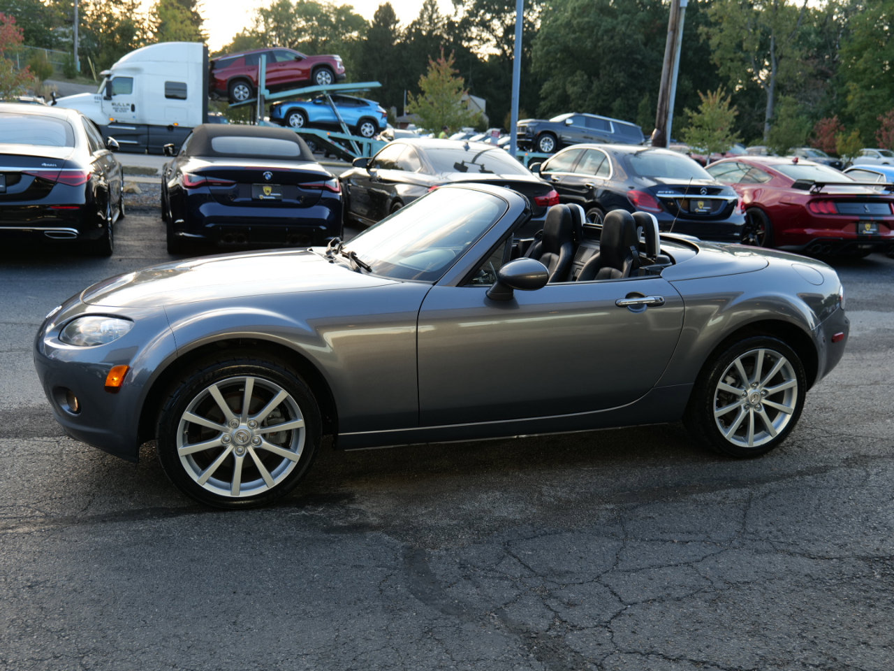 Used 2008 MAZDA MX-5 Miata Grand Touring w/ Premium Pkg image 9