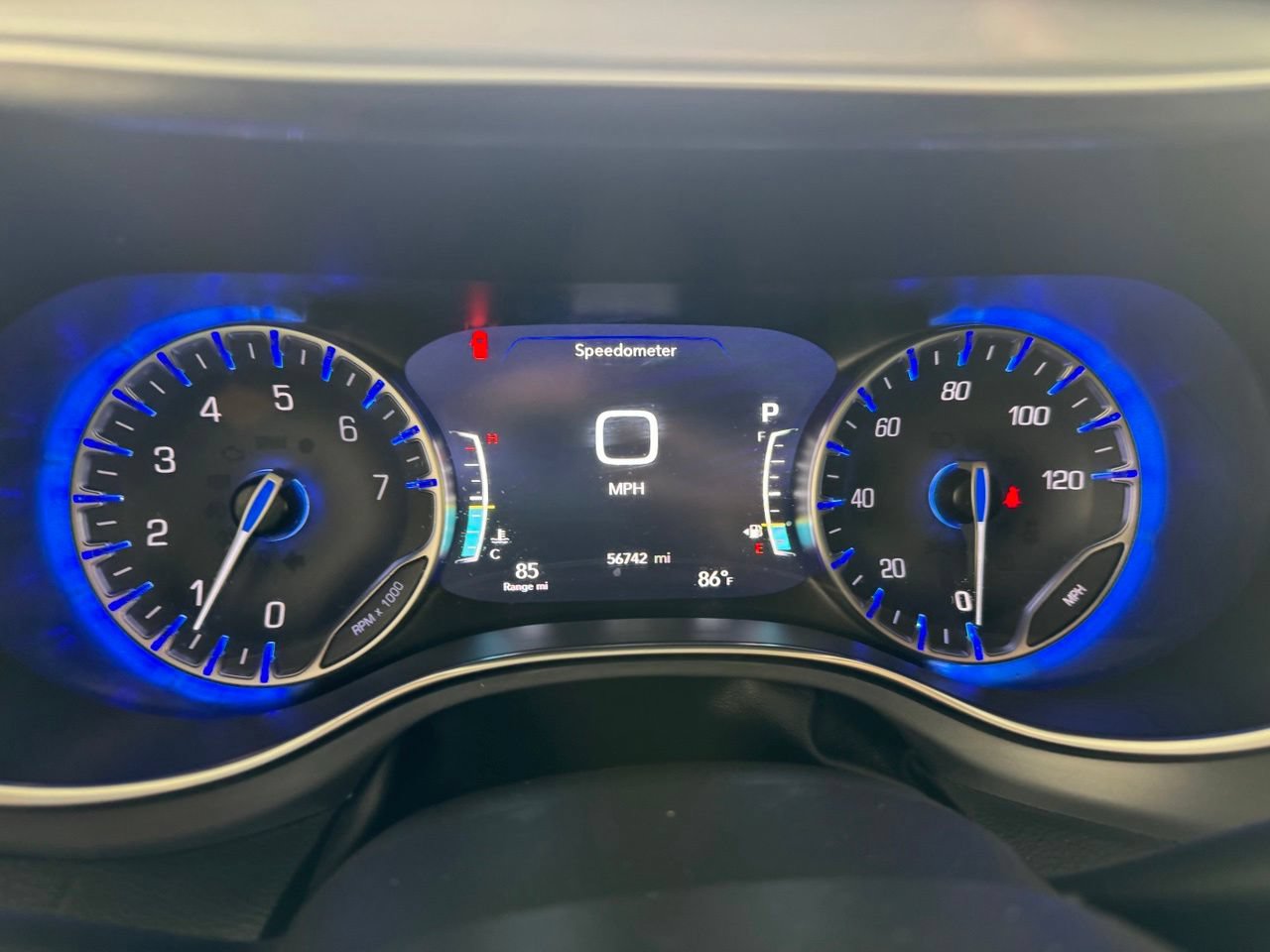 Used 2025 Chrysler Pacifica Limited FWD image 3