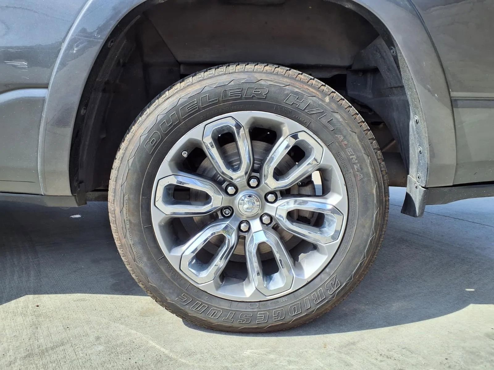 Used 2019 RAM 1500 Laramie AWD/4WD image 8