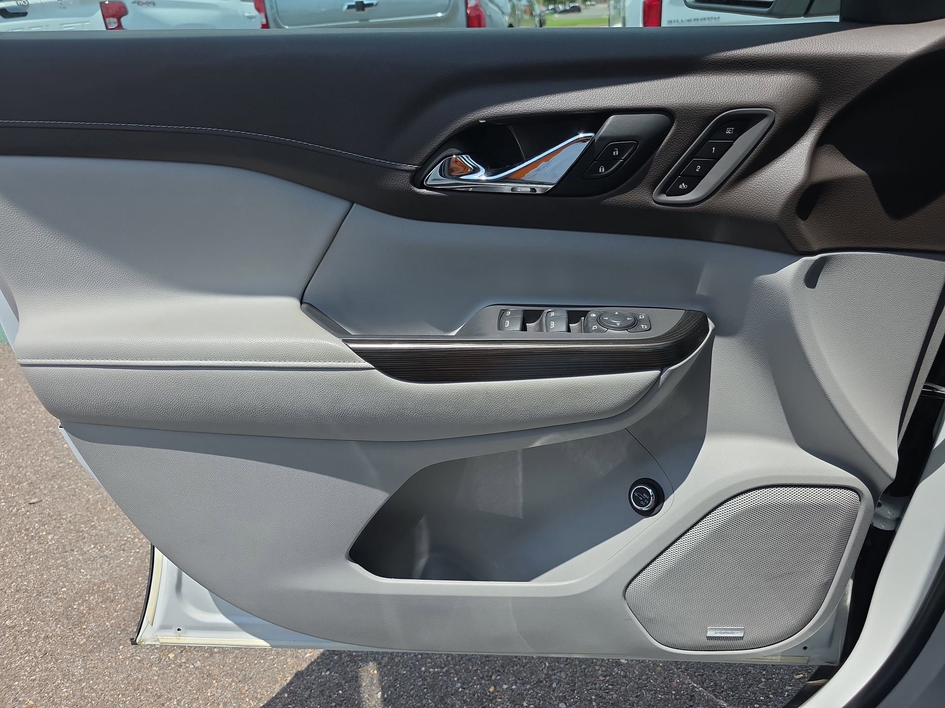 Used 2021 GMC Acadia SLT w/ Technology Package FWD image 19