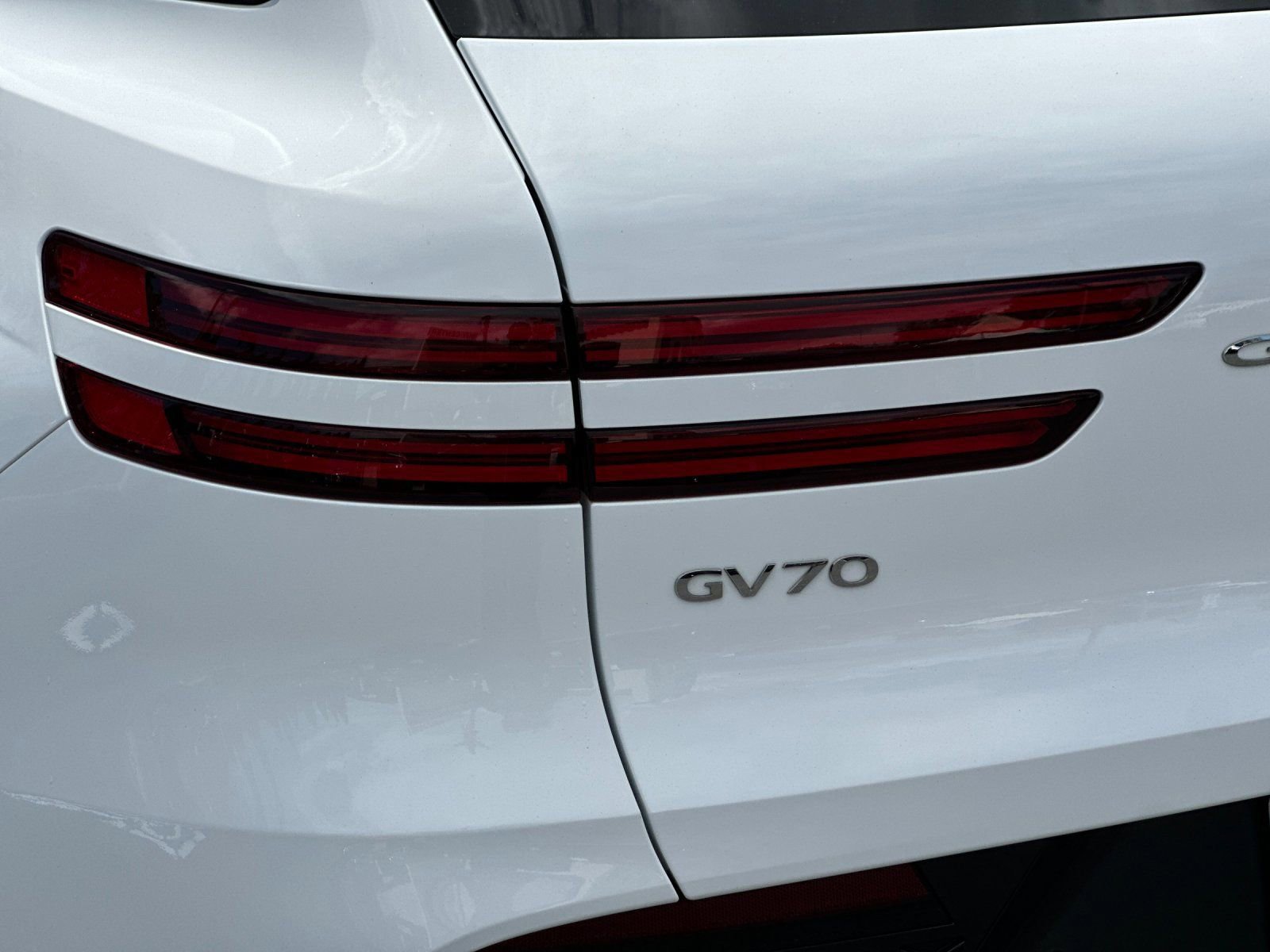 Used 2023 Genesis GV70 2.5T w/ Sport Prestige Package AWD/4WD image 34