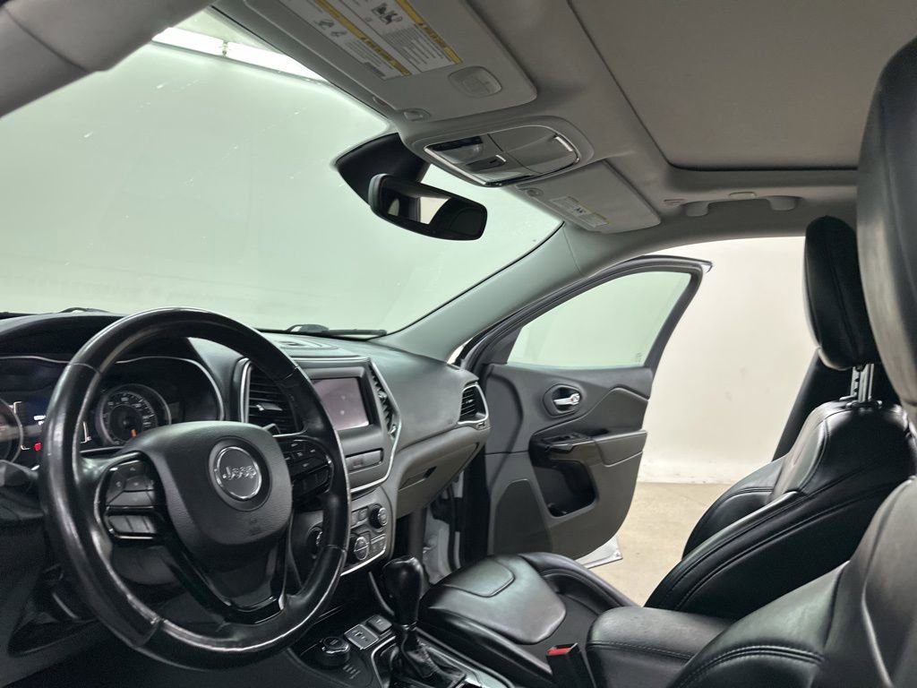 Used 2019 Jeep Cherokee Latitude Plus image 30