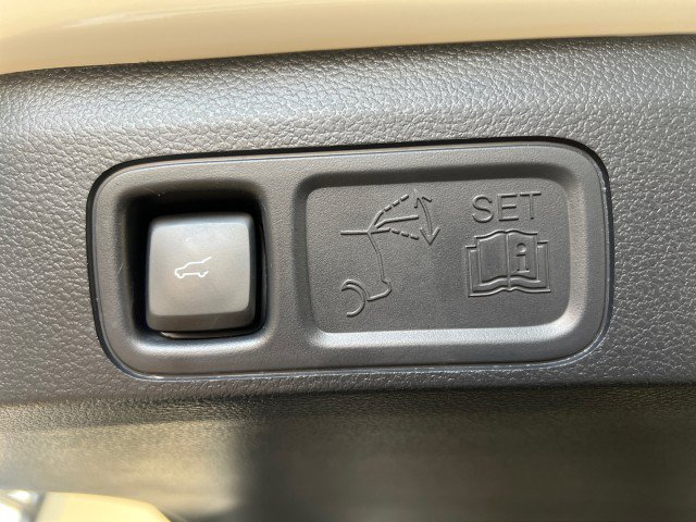 Used 2024 Lincoln Navigator Reserve AWD/4WD image 12