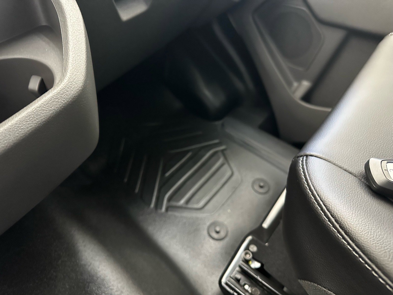 New 2026 Ford Transit 250 148 Medium Roof w/ Exterior Upgrade Package image 35