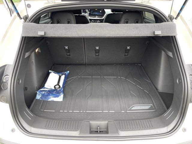 New 2026 Chevrolet Trax RS w/ Sunroof Package FWD image 23