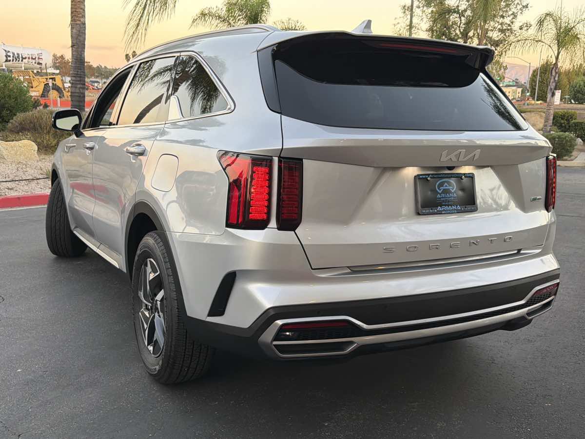 Used 2022 Kia Sorento S FWD image 15