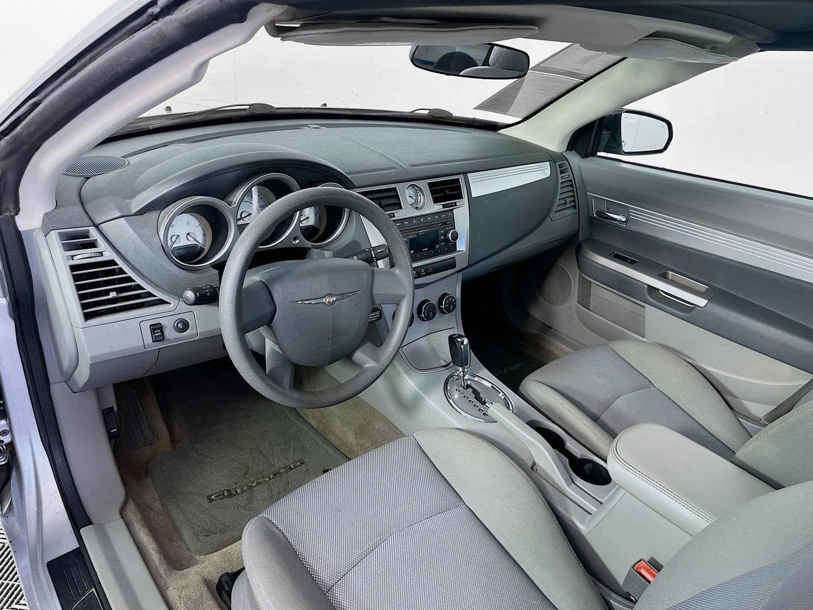 Used 2008 Chrysler Sebring Touring FWD image 9
