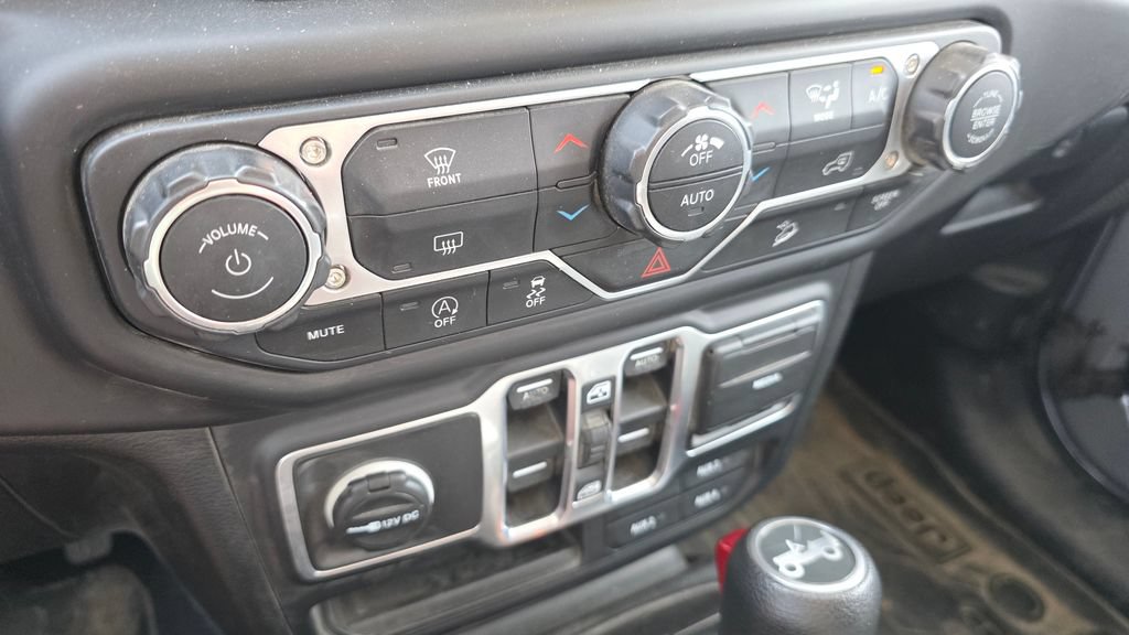 Used 2018 Jeep Wrangler Unlimited Sport S AWD/4WD image 19