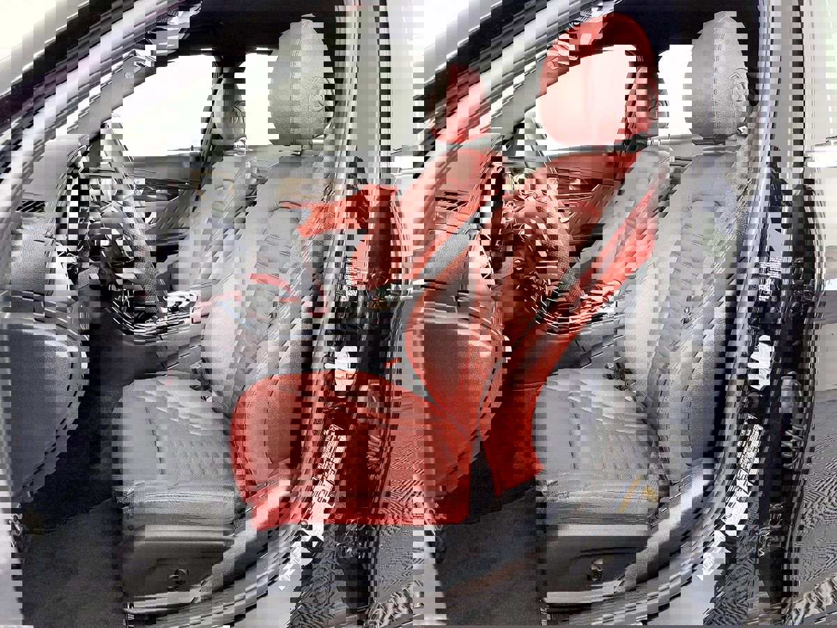 Used 2015 Mercedes-Benz C 400 4MATIC image 31