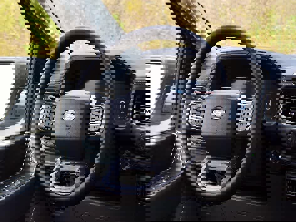 New 2025 Ford F150 Lightning Flash image 30