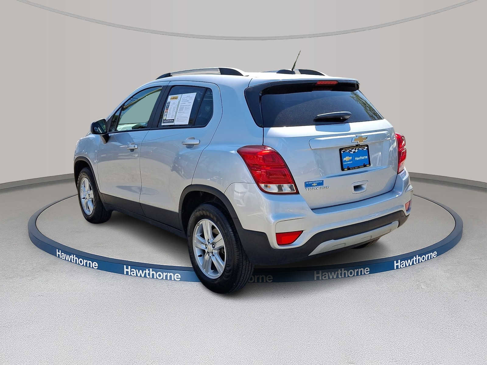 Used 2022 Chevrolet Trax LT w/ LT Convenience Package AWD/4WD image 4
